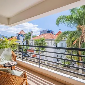 Lovely At The Location In Apartamento